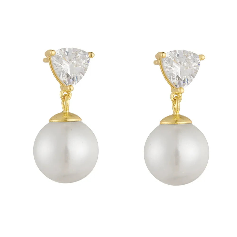 Front view of 18K gold plated pearl earrings with a sparkling heart-shaped gemstone top.