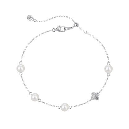 S925 sterling silver chain bracelet with four pearls and a cubic zirconia clover center.